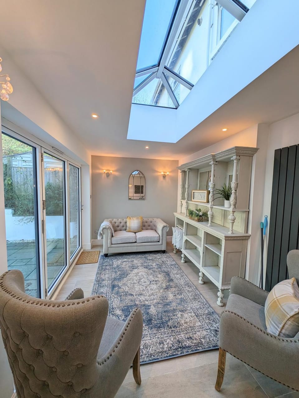 South Coast Holiday Homes -Beach-GF-Garden-Parking Apartment in Bournemouth