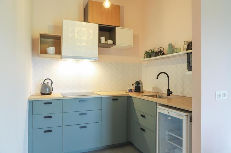 Kitchen or kitchenette