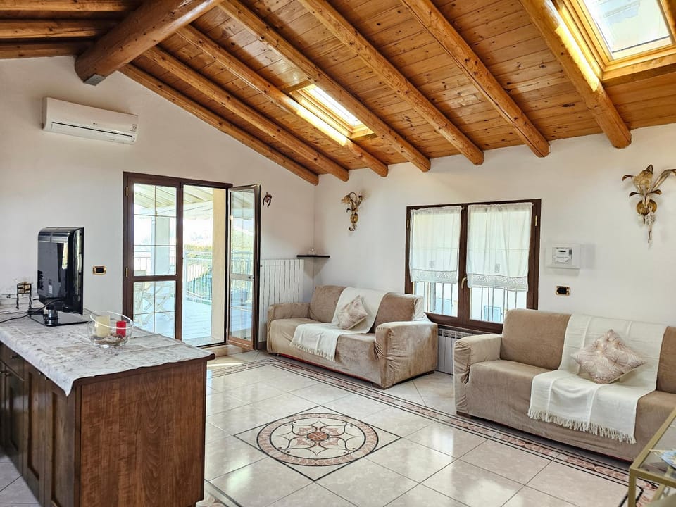 TV and multimedia, Living room, air conditioner