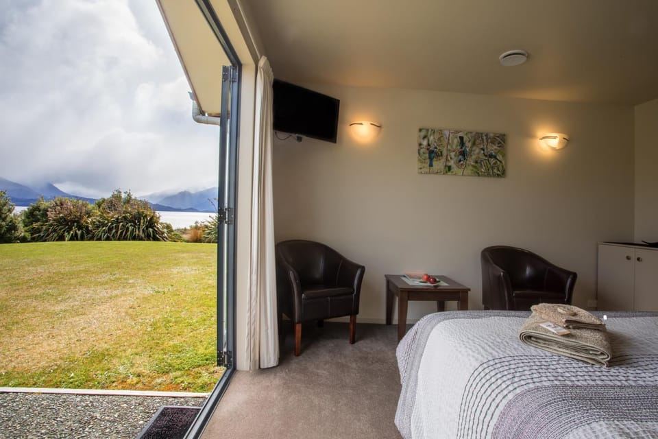 Loch Vista Bed & Breakfast Bed and Breakfast in Te Anau