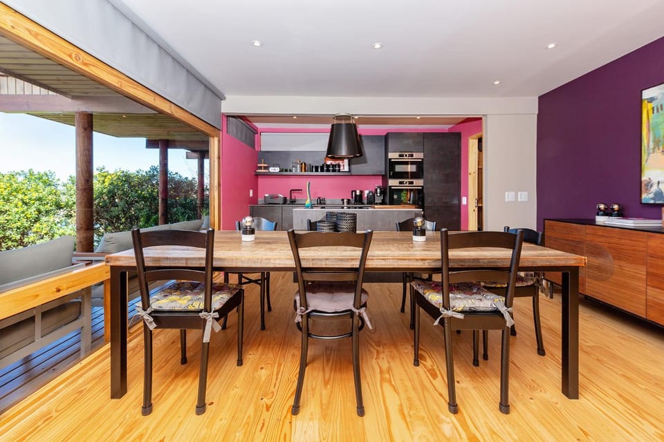 Dining area, kitchen