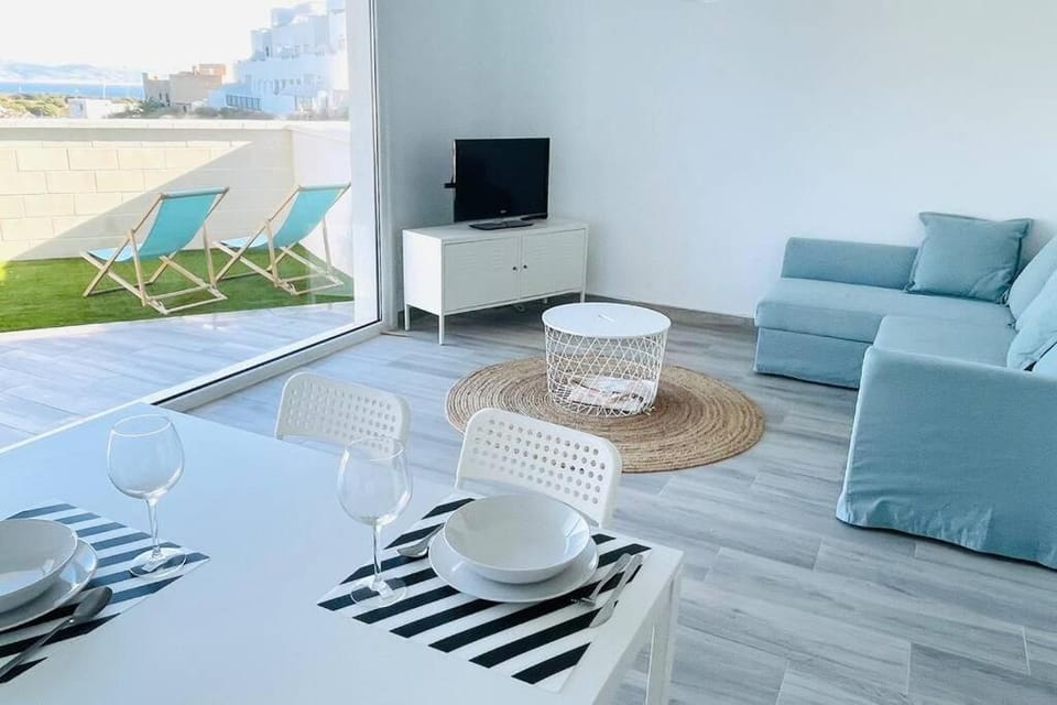 Precioso apartamento con vistas parciales, garaje y piscina Apartment in Tarifa