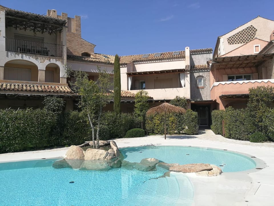 Property building, Swimming pool