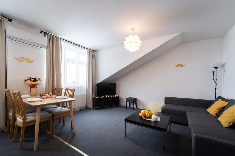 Living room, Seating area, Dining area