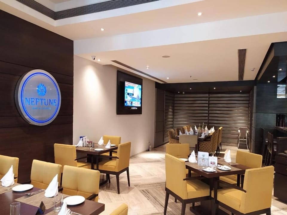 Restaurant/places to eat, Lounge or bar, Area and facilities, Breakfast, Alcoholic drinks