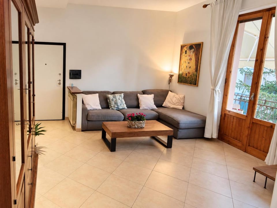 Communal lounge/ TV room, TV and multimedia, Living room