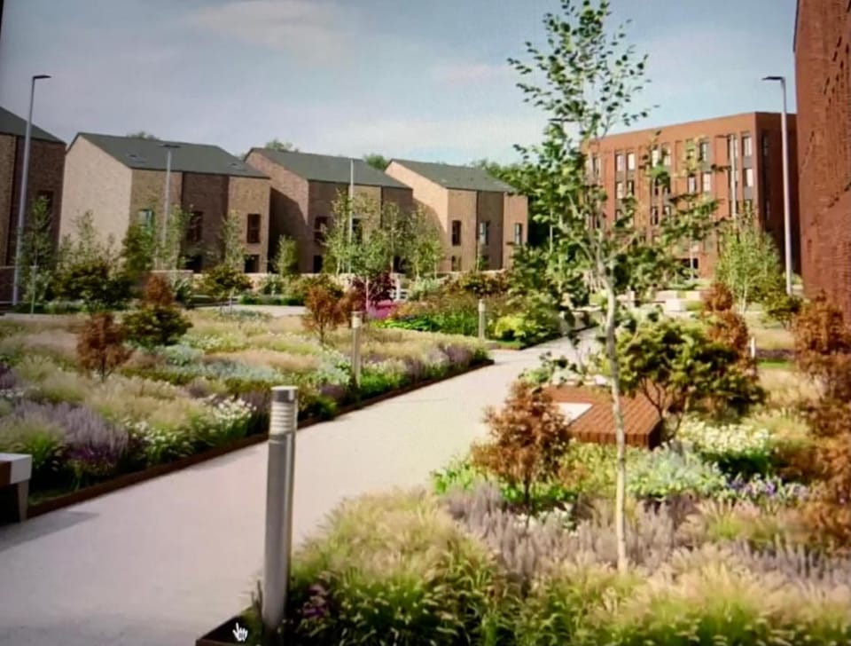 Glasgow City Central Executive Triplex House, 3 Bedroom 3 Bathrooms 1 living room Kitchen - Huge Terrace for Master Bedroom - Private E Parking LEZ Congestion Zone Free - Garden - 5 mins drive to City Centre Central Station House in Glasgow