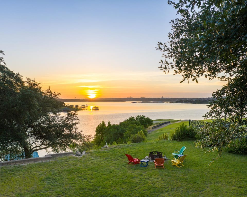 View (from property/room), Evening entertainment, Sunrise
