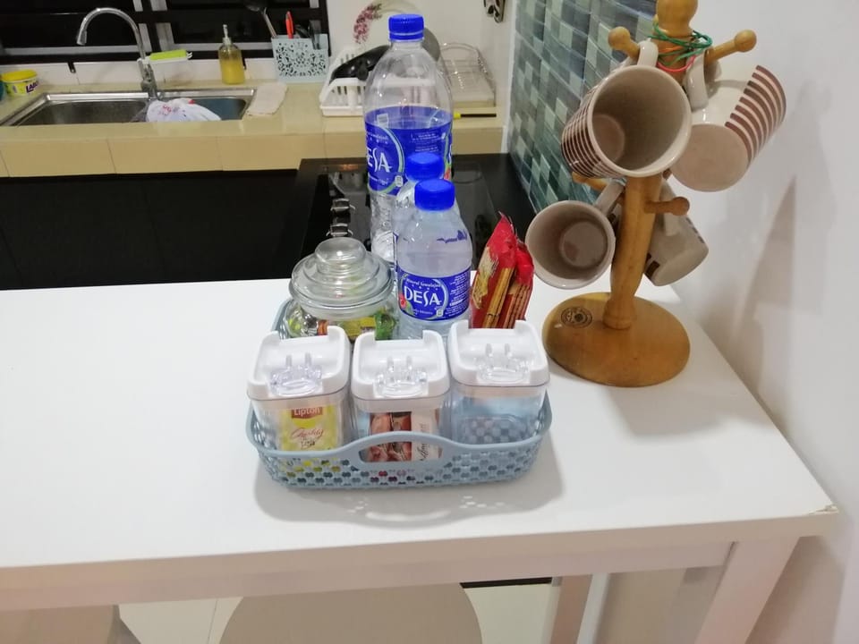 Dining area, kitchen