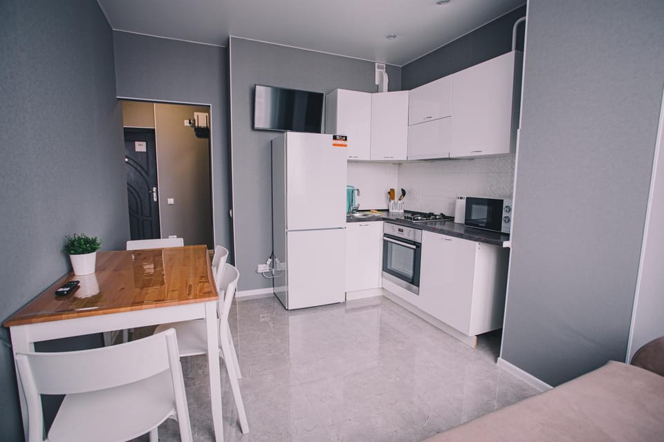 Kitchen or kitchenette, Dining area, oven, stove