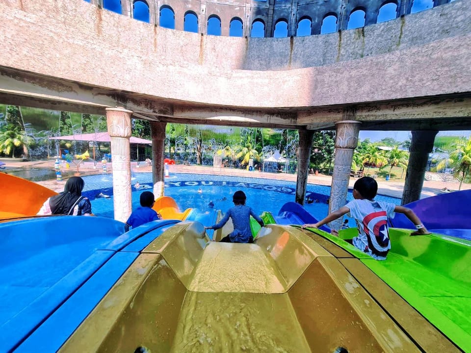 Melaka Top Largest Waterpark Resort - By YouBNB Homestay Melaka Apartment in Malacca