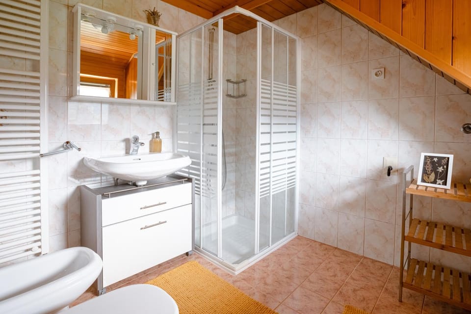 V objemu gora Apartment in Slovenia