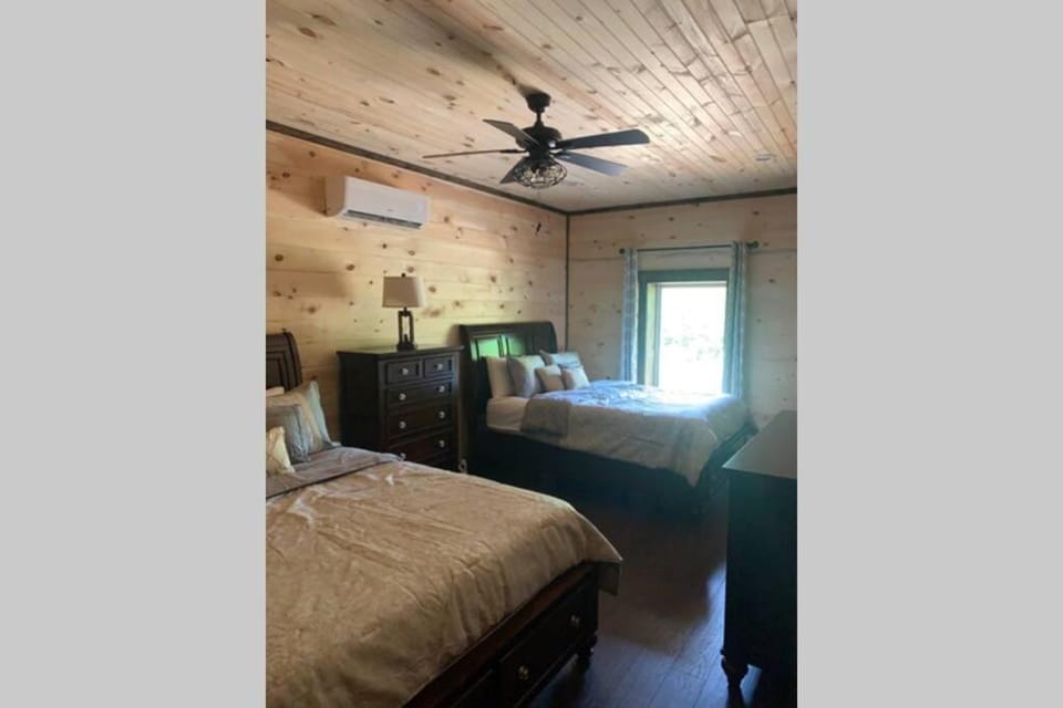 Chalet Village- Amazing Mountain Views - Piney Butt Place House in Gatlinburg