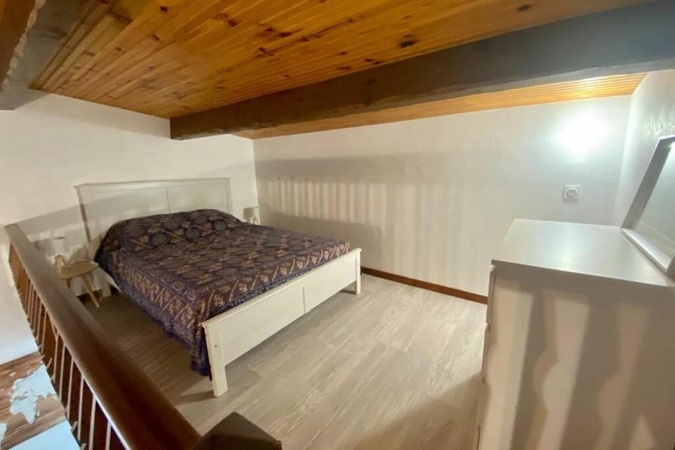 Au calme avec vue magnifique à Saint Maximin Apartment in Auvergne-Rhône-Alpes