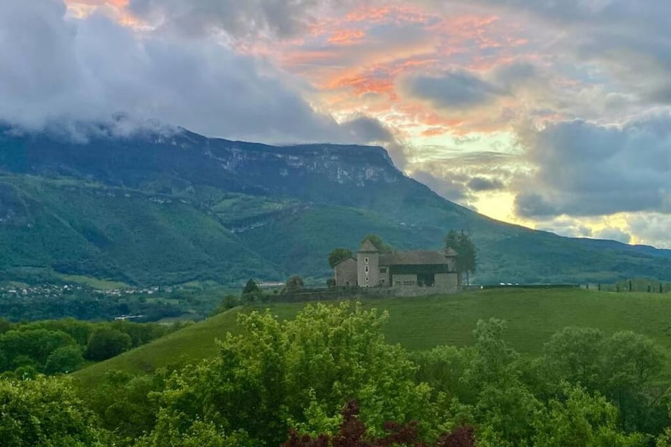 Au calme avec vue magnifique à Saint Maximin Apartment in Auvergne-Rhône-Alpes