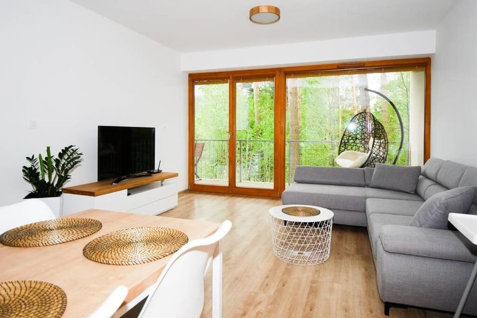 View (from property/room), Living room, Garden view