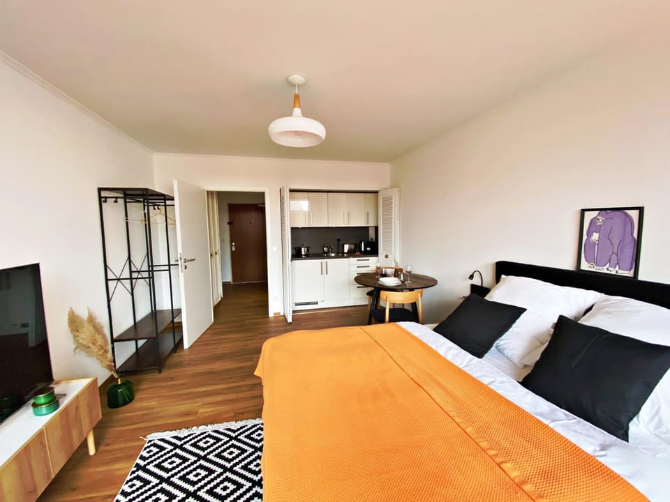 Photo of the whole room, Bedroom