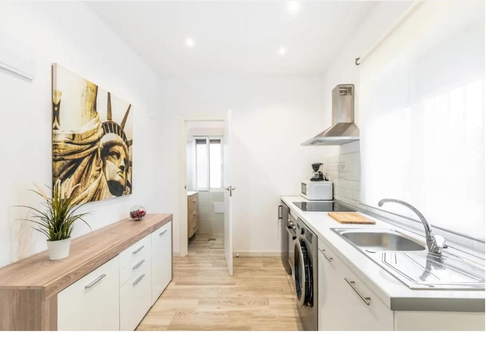 Kitchen or kitchenette, pet friendly, stove