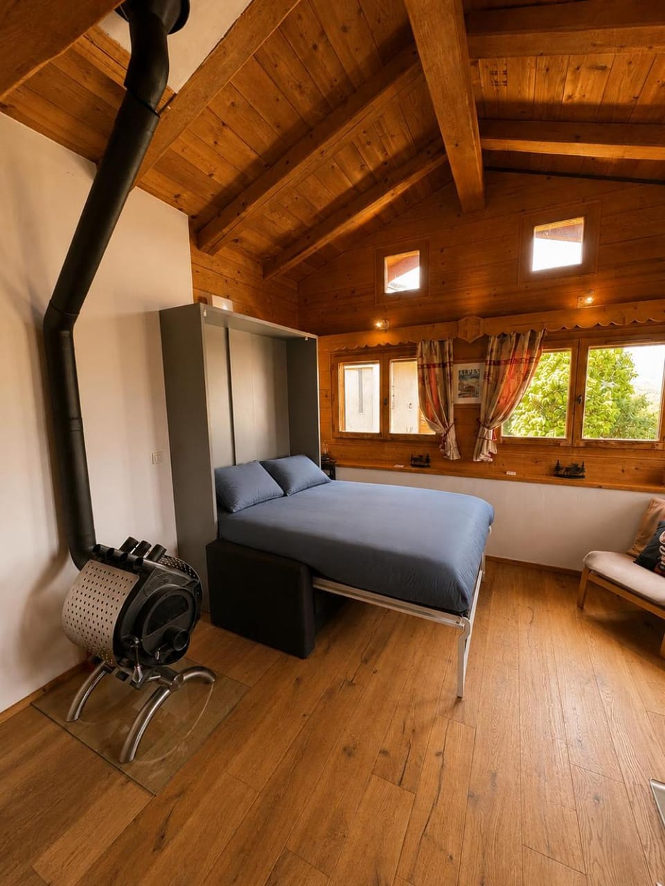 Bed, Living room