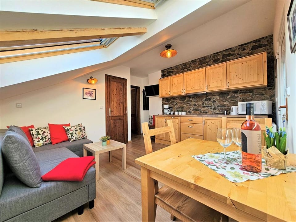Kitchen or kitchenette, Living room