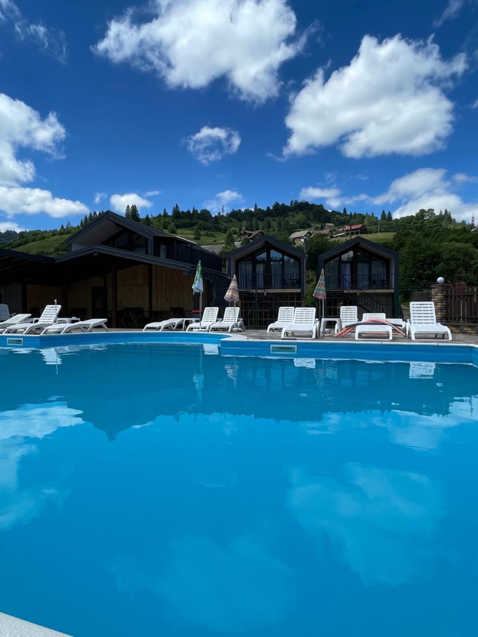 Day, Natural landscape, Mountain view, Pool view, Swimming pool, sunbed