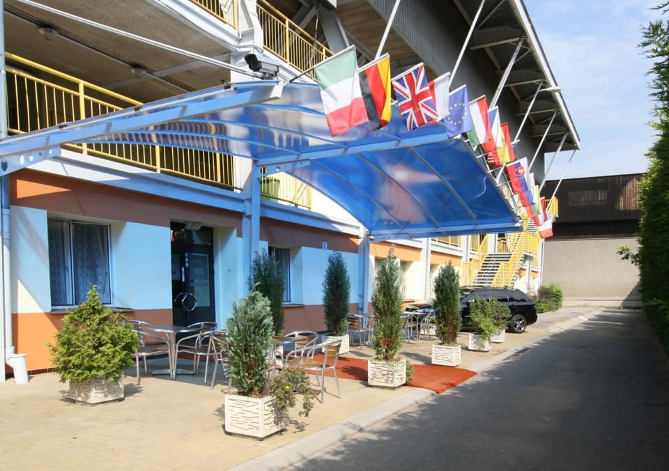 Property building, Facade/entrance, Lobby or reception
