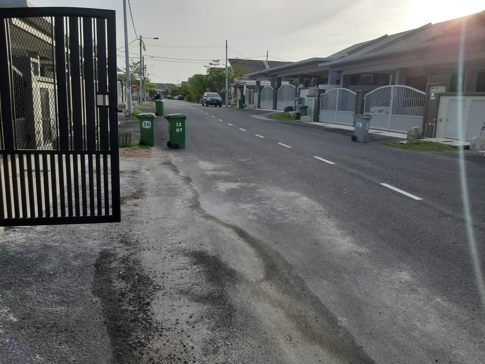 Neighbourhood, Street view