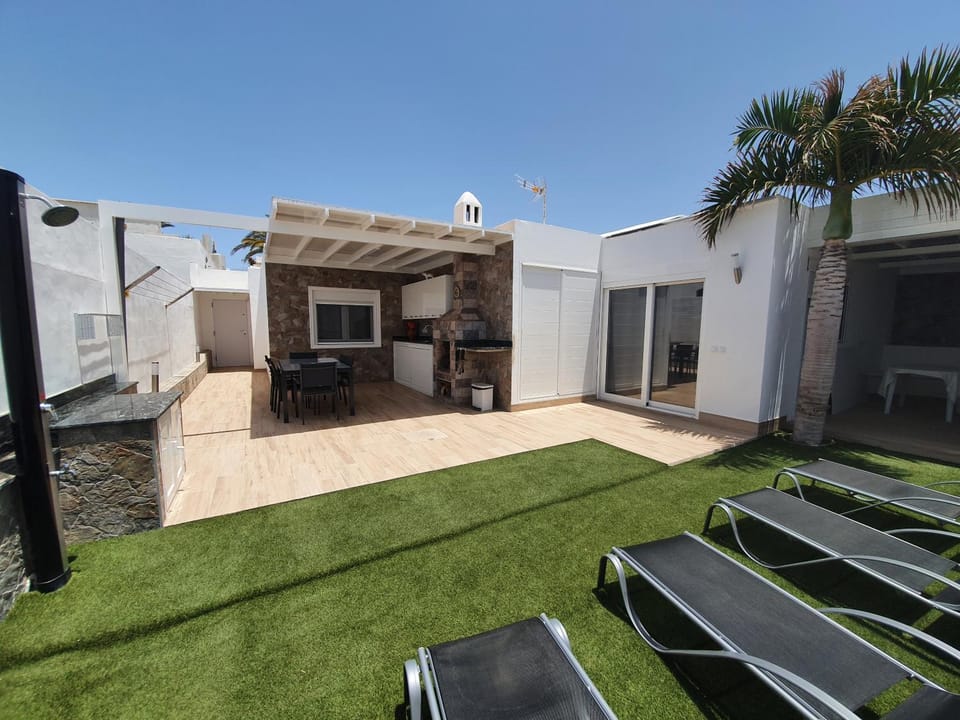 Patio, Garden, sunbed