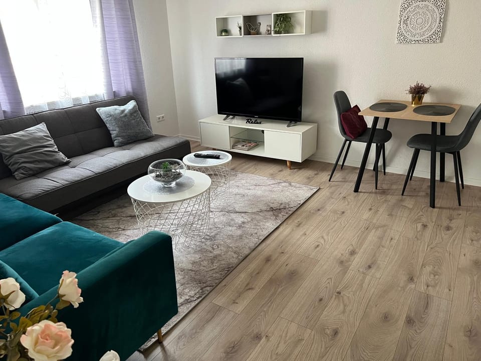 Exklusive moderne 2 Zi. Wohnung in ruhiger Lage Apartment in Baden-Baden