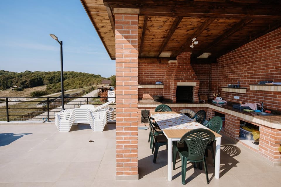 BBQ facilities, Balcony/Terrace, Kitchen or kitchenette