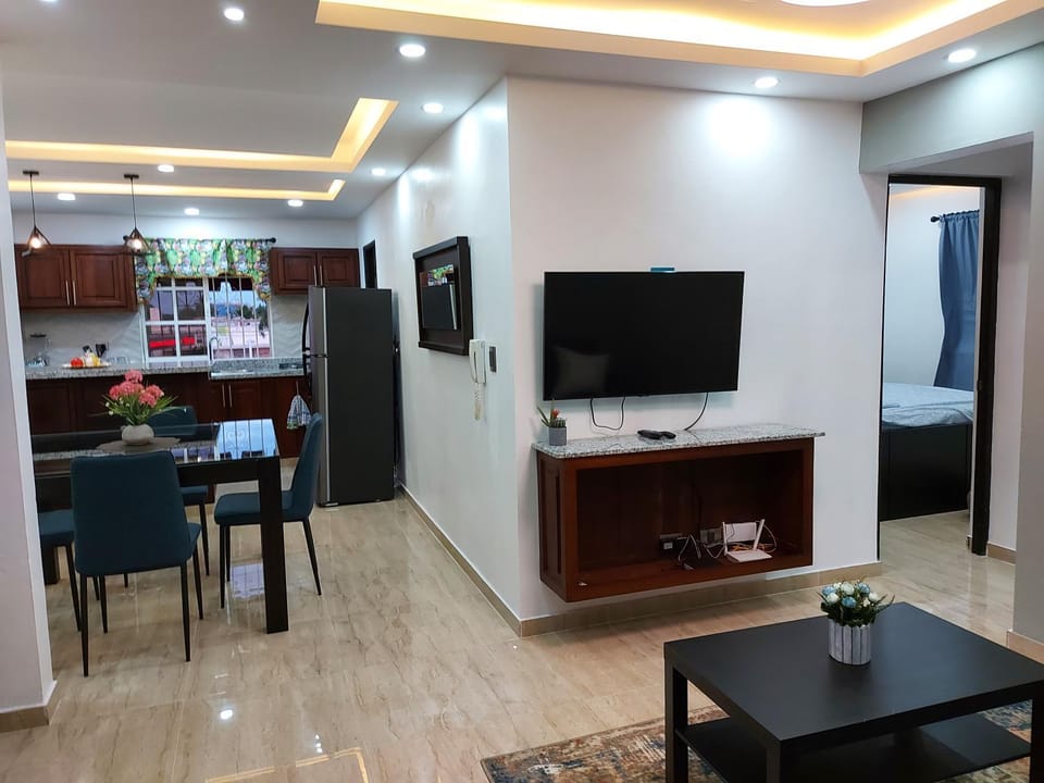 Cómodo Apto de 2hab con Aire 2baños, cerca de todo en Alma Rosa I Apartment in Santo Domingo Este