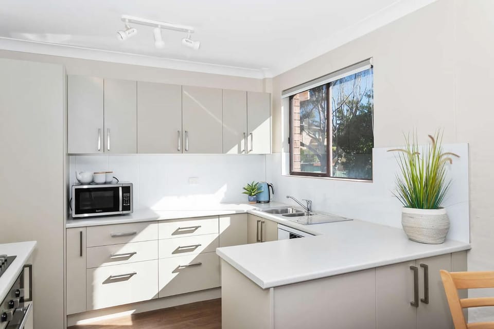 Kitchen or kitchenette, dishwasher, microwave, pet friendly, stove