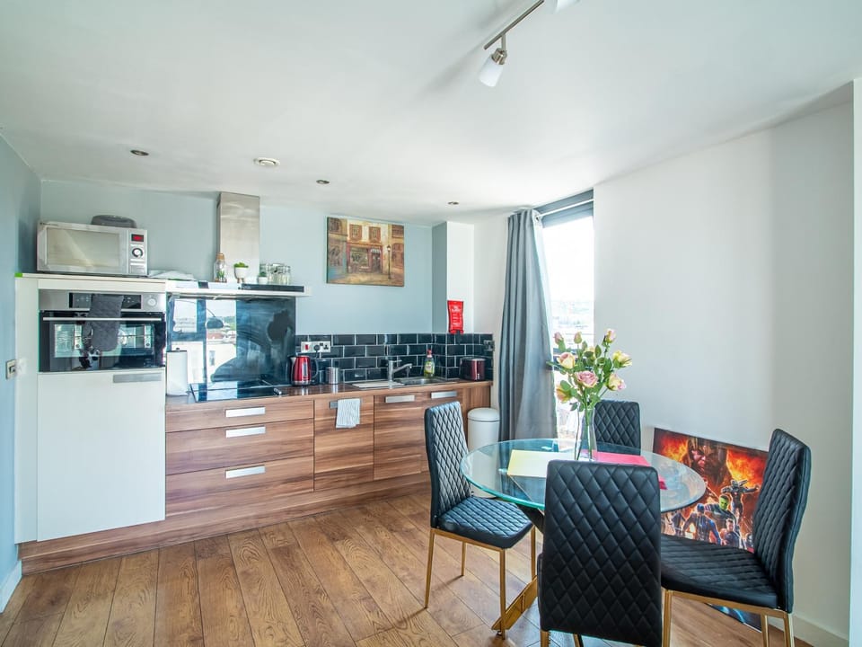 Exquisite 2-bedroom Apartment - City Centre Apartment in Sheffield