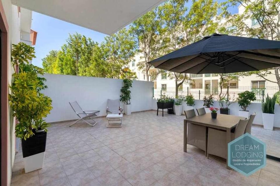 Terrace Miguel Torga - Dream Lodging Apartment in Albufeira