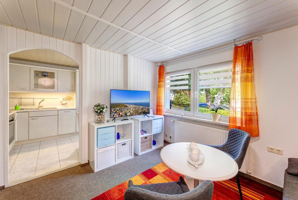 TV and multimedia, Living room, Dining area, Evening entertainment, kitchen