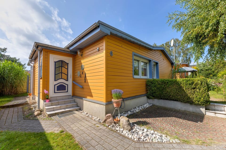 Property building, Day