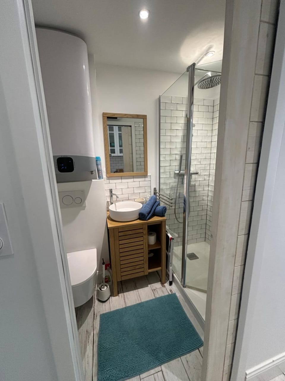 Shower, Toilet, Bathroom, towels