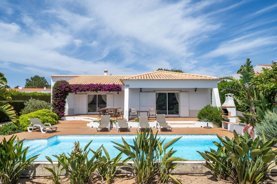 Casa Garrod - Spacious Family Villa House in Faro District