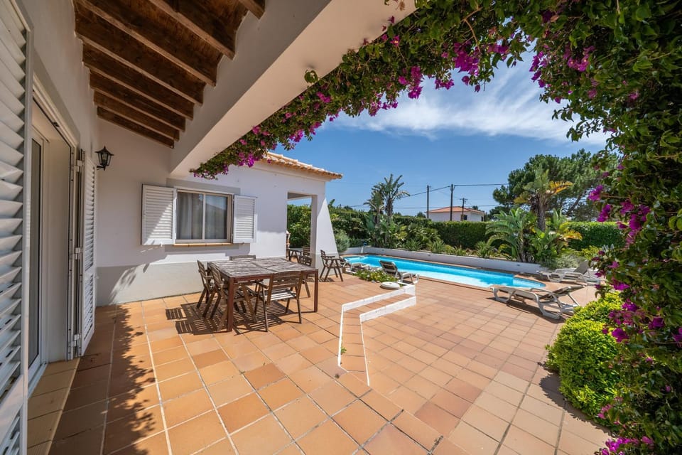 Casa Garrod - Spacious Family Villa House in Faro District
