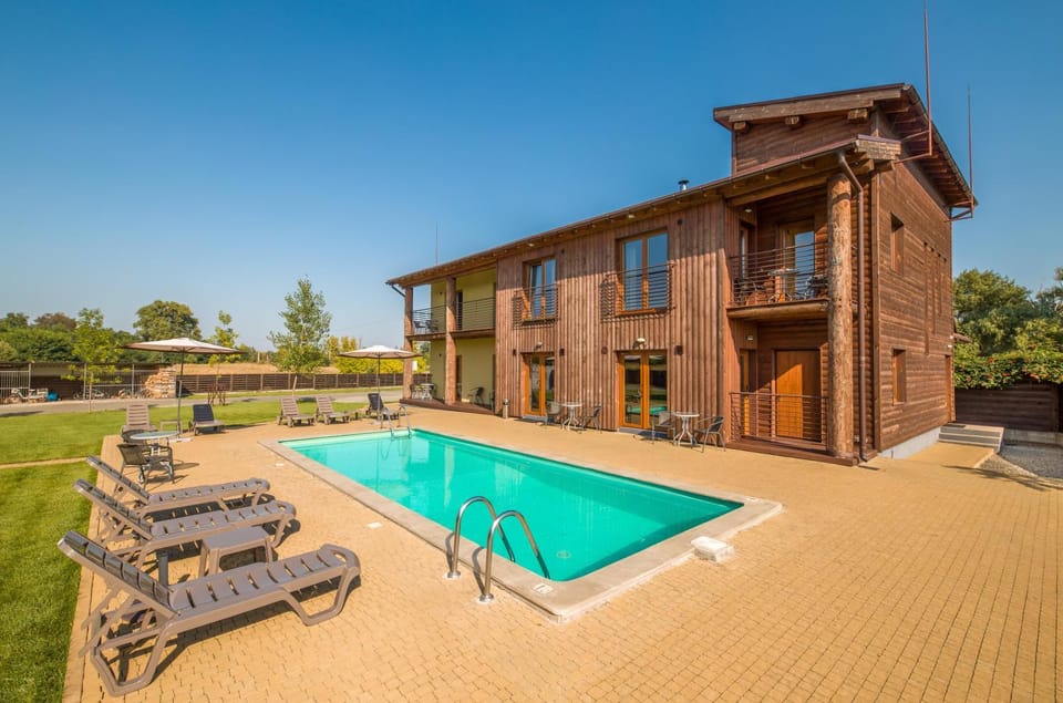 Property building, Swimming pool