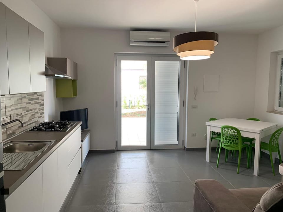 Dining area, Communal kitchen