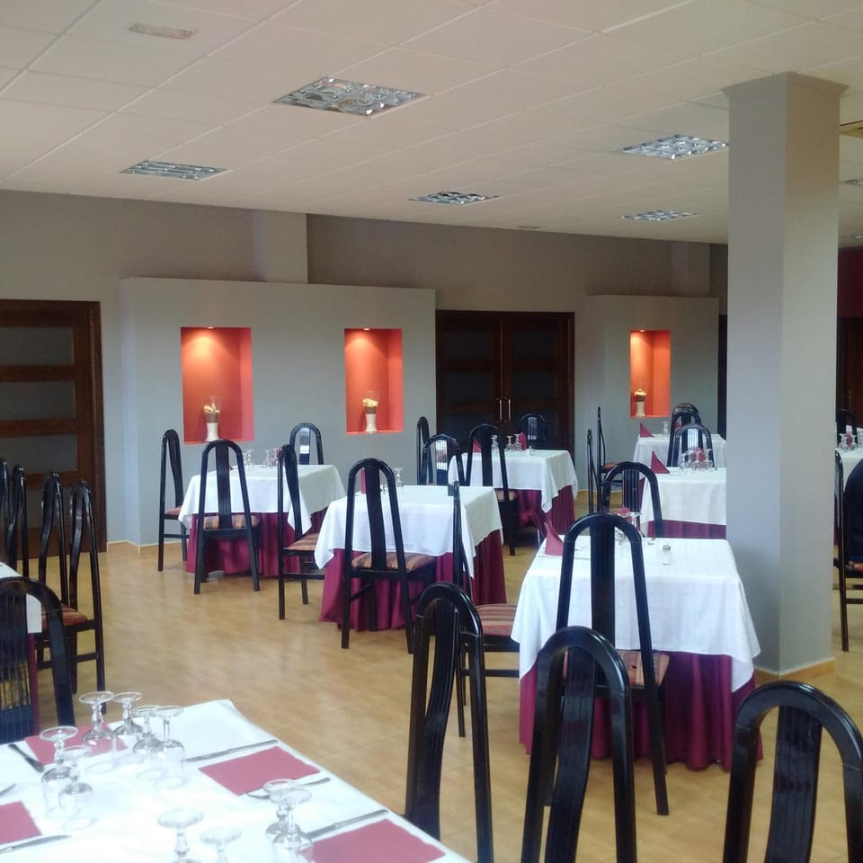 Restaurant/places to eat, Restaurant/places to eat
