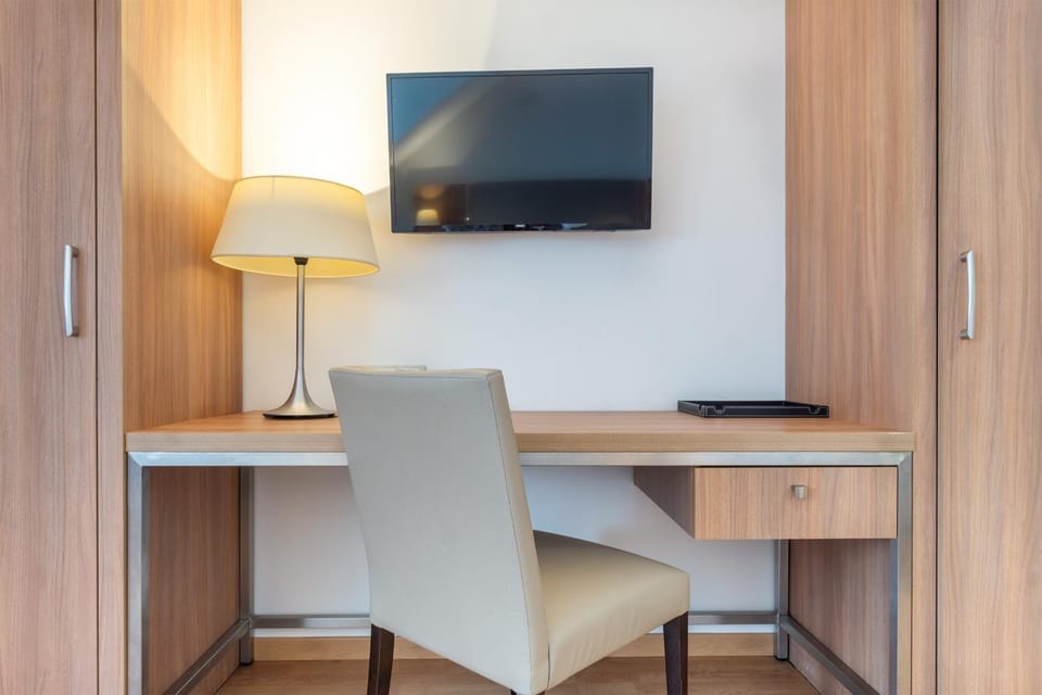 TV and multimedia, Seating area