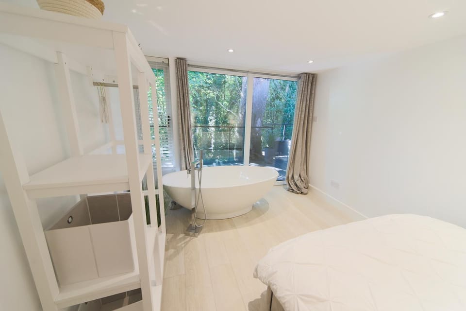 Bathroom, Bedroom, Bath