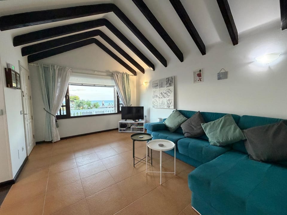 Villa Dream - Front Line 2 Bedroom Villa with stunning views Villa in Puerto del Carmen