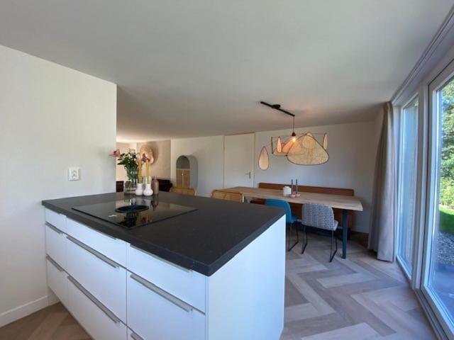 Kitchen or kitchenette, Dining area, stove
