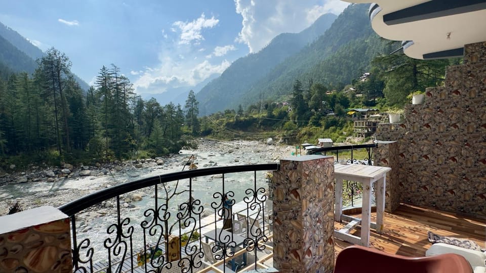 Shanti Cafe - Signature Stays Kasol Vacation rental in Himachal Pradesh