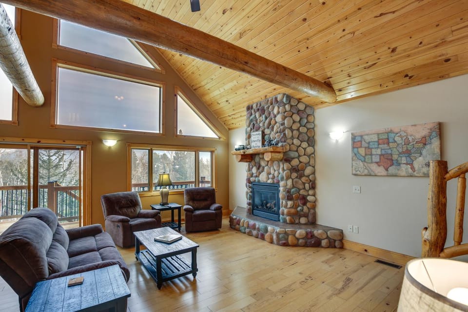 Spacious Terry Peak Cabin < 1 Mi to Ski Lift Cabin in North Lawrence