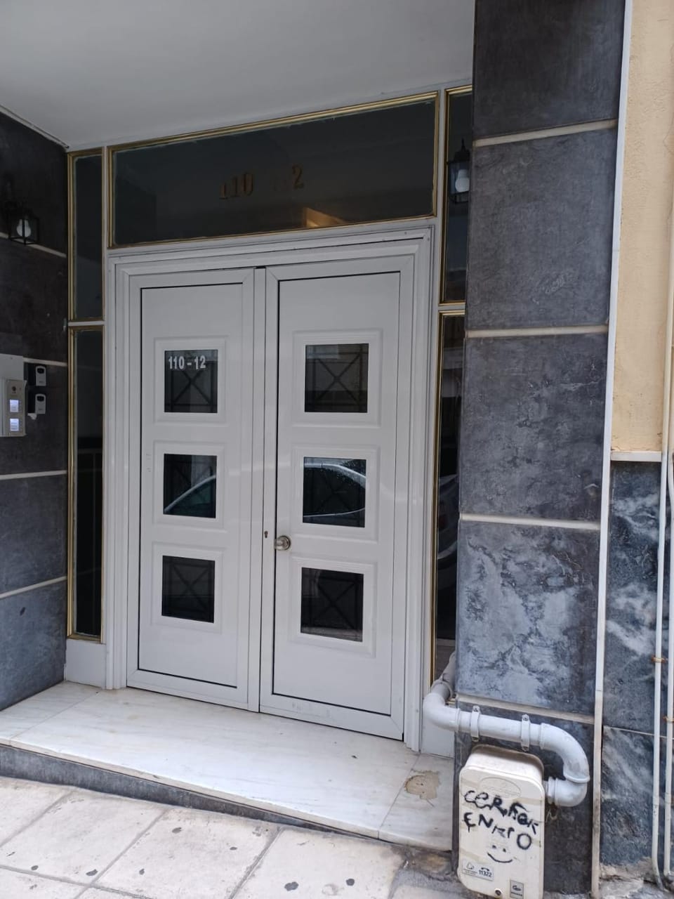 Facade/entrance
