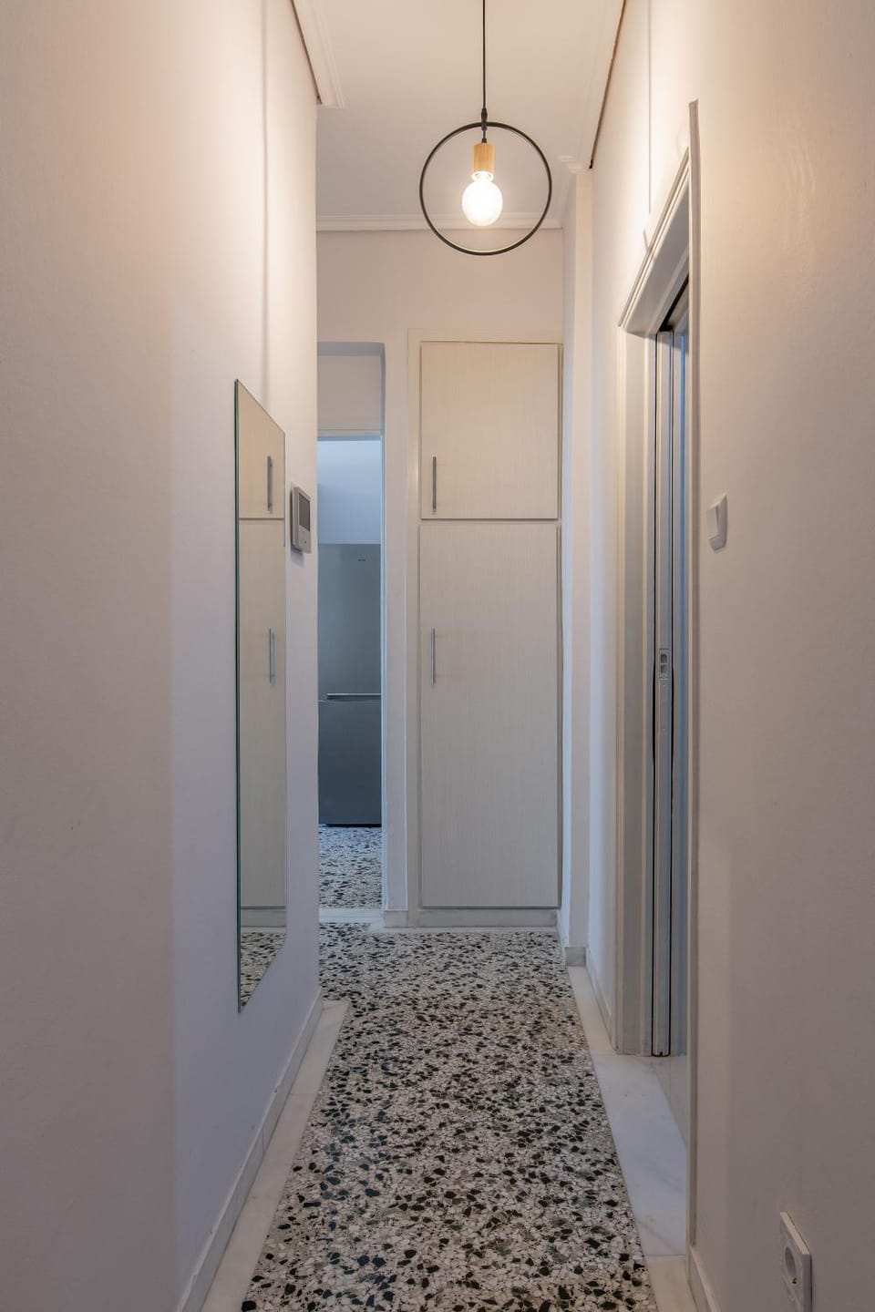 Marina Zeas Livemodern Apartment in Pireas